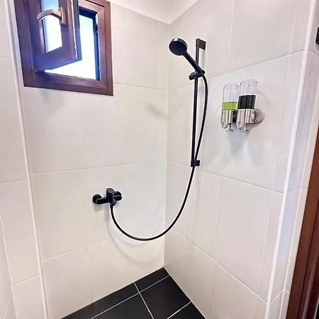 Saint George Sithonia Неос-Мармарас