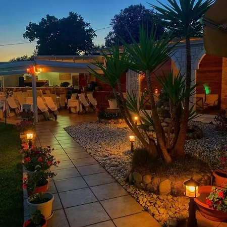 Saint George Sithonia * Neos Marmaras