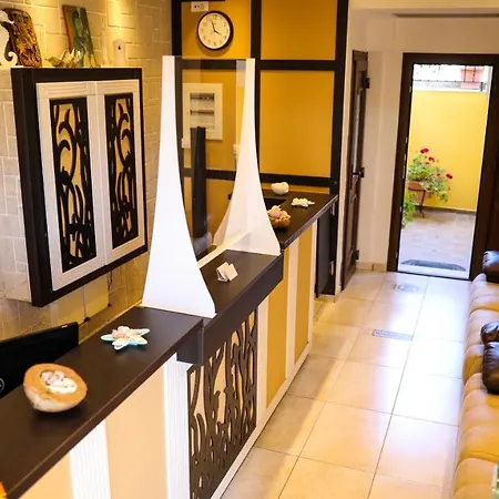 Saint George Sithonia * Néos Marmarás