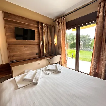 Saint George Sithonia Néos Marmarás