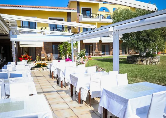 Saint George Sithonia 公寓 *