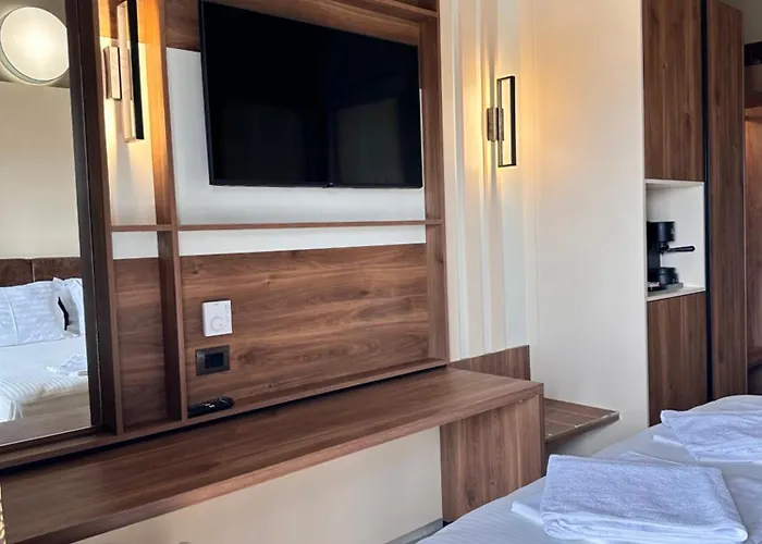 Saint George Sithonia * 新马尔马拉斯