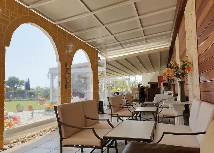 Saint George Sithonia 公寓 *