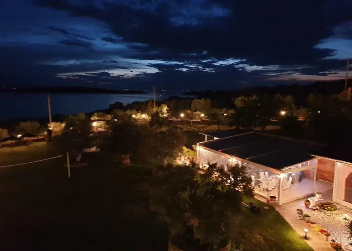 Saint George Sithonia 公寓 *