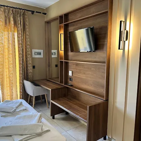 Saint George Sithonia * Neos Marmaras